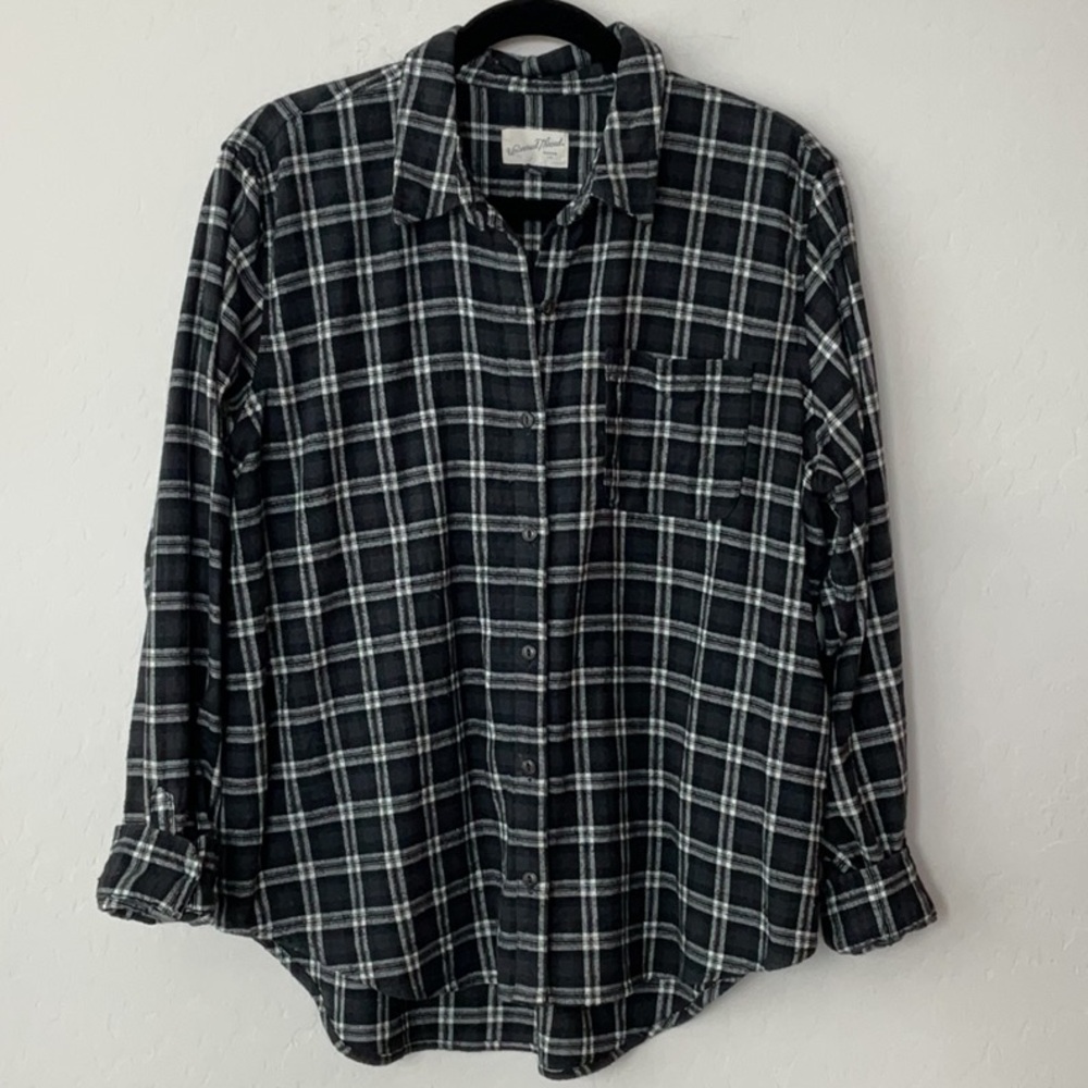 🌻 2/$8 Universal Thread Flannel